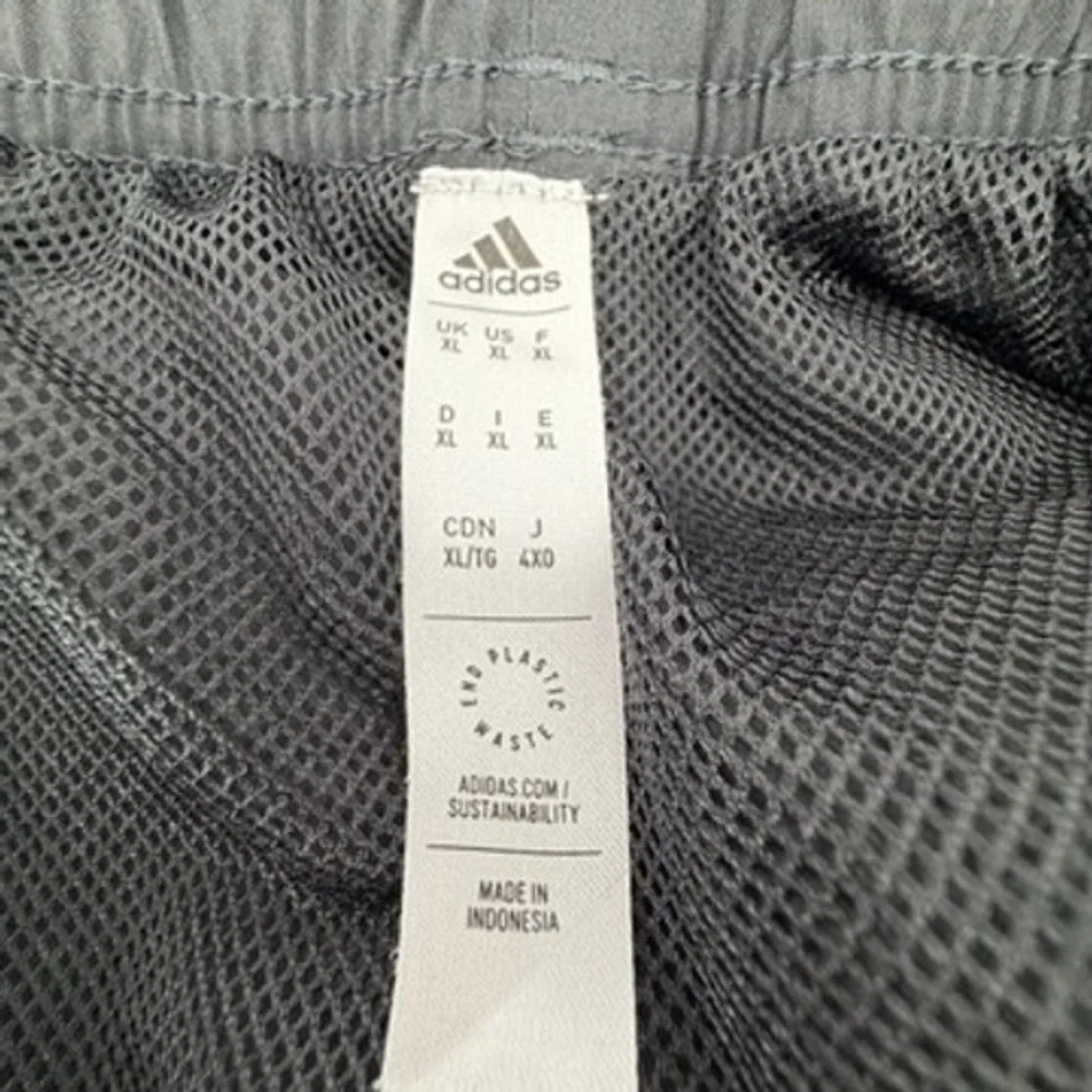 Adidas Mens Black White 3-Stripe Athletic Shorts XL Mesh Lined Drawstring Pocket